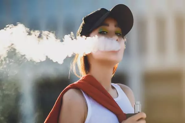 Το άτμισμα είναι ασφαλέστερο από το κάπνισμα